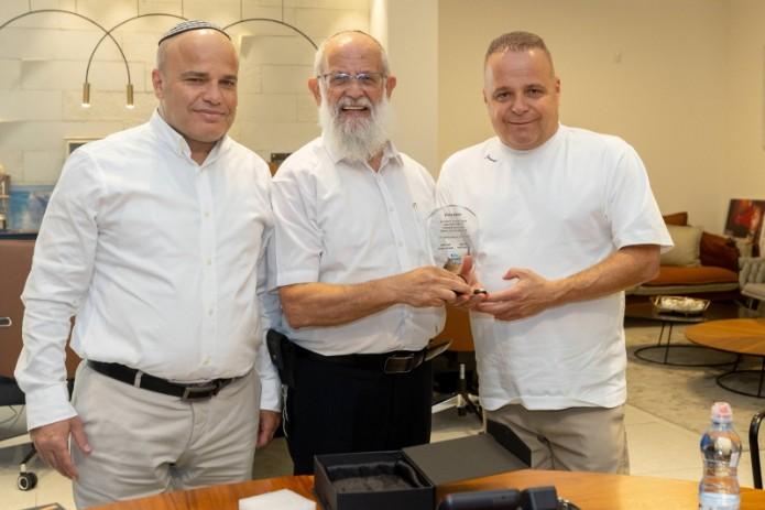 טקס הענקת אות מגן למנהלי הת"ת ובית הספר באשקלון. צילום: סיון מטודי