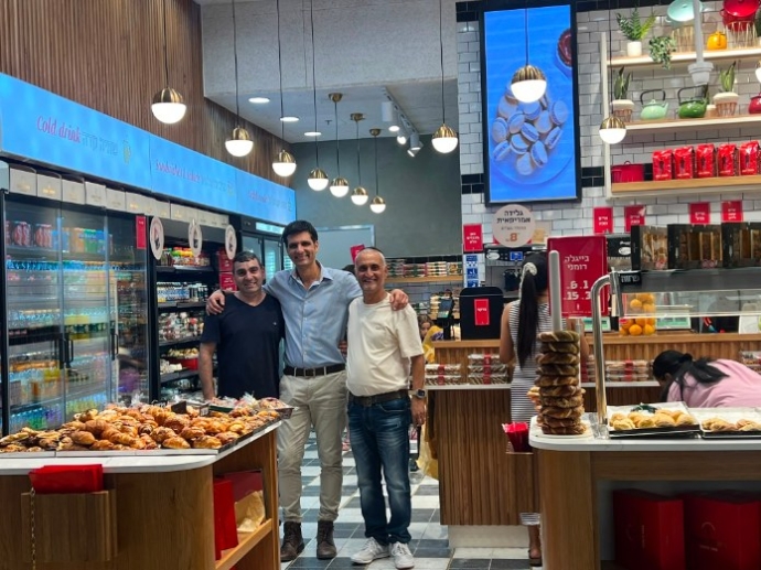 מימין: עופר נאמן, בן דבש ויניב רוחם. צילום: יח