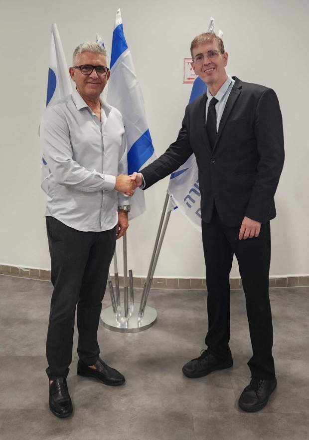 הסטטיסטיקן הלאומי ומנהל הלמ"ס פרופ' ירון פלוס וראש מינהל תכנון ופיתוח תשתיות במשרד התחבורה והבטיחות בדרכים שמעון סוויסה | צילום: למ"ס