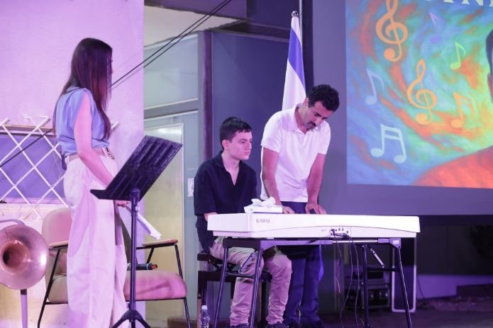 גליה ואילון גבירצר על הבמה. צילום: נמרוד גליקמן