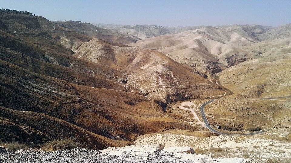 קניון מדברי וכביש נופי בלב מדבר יהודה