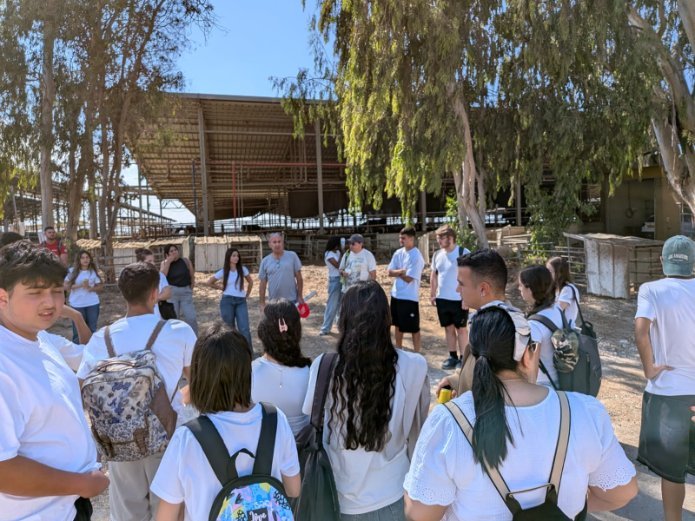 שכבת י"ב של אורט זאב בוים ביום הסיור. צילום: כרמל מרקשייד, המעורר