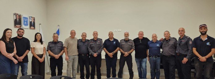 ישיבת מטה איגוד ערים כינרת ומטה תחנה אזורית טבריה כבאות והצלה לישראל | צילום: שרין טואפרה, איגוד ערים כינרת