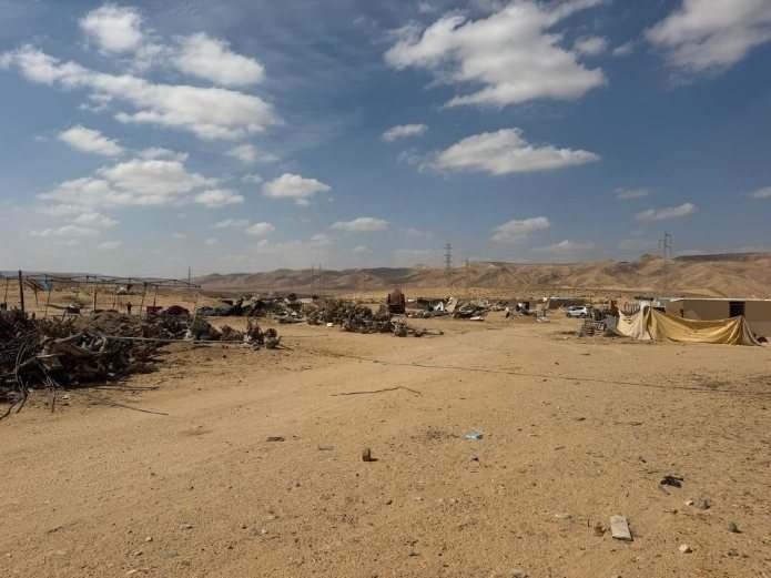 אזור אבו קרינאת בנגב במהלך מבצע האכיפה. צילום: רשות מקרקעי ישראל