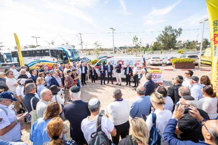 טקס חנוכת אמבולנס ושני אופנועי מד״א בקריית מד״א ברמלה. צילום: שגיב כהן