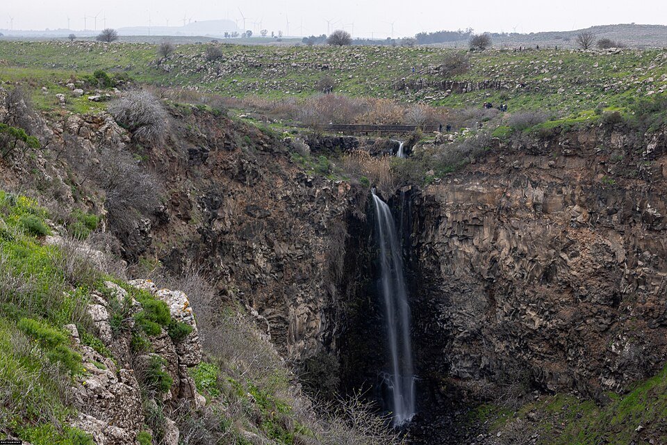 מפל גמלא, הגבוה בישראל, כפי שהוא נראה מנקודת התצפית שממול