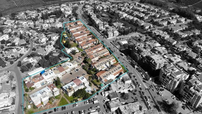 המבנים הישנים במתחם הפינוי-בינוי של קבוצת לוינשטין וקבוצת ורטיו השקעות בתל מונד | צילום: יח"צ