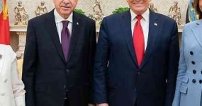 כ"ץ מאיים על אל-חיה, אנקרה מאשימה ב"ייאוש פוליטי" נשיא טורקיה רג'פ טאיפ ארדואן והנשיא האמריקני דונלד טראמפ בחדר הסגלגל, נובמבר 2019. וושינגטון היא עדיין הזירה שבה מתנהל חלק גדול מהמאבק בין אנקרה לירושלים. | צילום: הבית הלבן הרשמי, נחלת הכלל, באמצעות ויקישיתוף