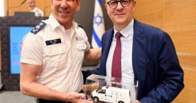 שגריר צרפת המיועד בישראל ערך סיור בקריית מד״א ברמלה שגריר צרפת המיועד בישראל כריסטוף פריזו בביקורו בקריית מגן דוד אדום ברמלה | צילום: שגרירות צרפת
