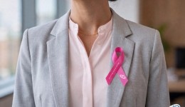 חודש המודעות לסרטן השד: קריאה לעסקים להצטרף למאבק סרט הדש הוורוד לציון חודש המודעות לסרטן השד | צילום: האגודה למלחמה בסרטן