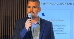 תחת דגל אחד בבת חפר: יהודים ובני סומלילנד נגד הקיצוניות תום וגנר, מייסד שותף ומנכ