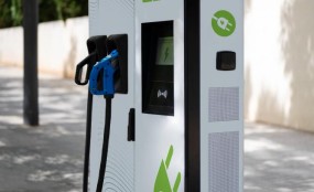 מפת עמדות טעינה לרכב חשמלי: המפתח לחוויית נהיגה חשמלית חלקה ובטוחה קרדיט תמונה FREEPIK