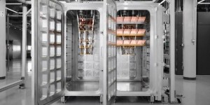 פריצת דרך של IBM: המחשבים הקוונטיים יפעלו בטמפרטורה קרה פי 180 מהחלל החיצון יחידות הקירור הקוונטיות המודולריות של IBM. צילום: באדיבות IBM
