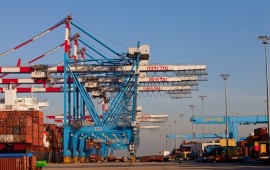 זיהמת? שילמת! 2,196,480 ש"ח קנס לנמל חיפה נמל חיפה זיהם, נמל חיפה ישלם (צילום: פיני חמו)