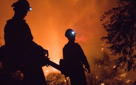 שר האוצר, משה כחלון, ממשיך במגמת הסיוע לנפגעי ומעורבי אירוע השריפות, ומקצה 75 מיליון שקל לקרן הפיצויים של מס רכוש ולתקציב הכבאות שר האוצר, משה כחלון, ממשיך במגמת הסיוע לנפגעי ומעורבי אירוע השריפות, ומקצה 75 מיליון שקל לקרן הפיצויים של מס רכוש ולתקציב הכבאות