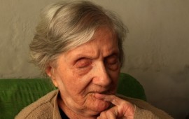 שערוריה: המדינה מסתירה אלפי ש"ח בשנה מקשישים נזקקים איפה הכסף שמגיע להם? קשישים נזקקים החיים מתחת לקו העוני. צילום: אילוסטרציה