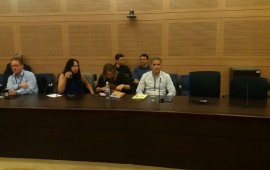 אורן עוזרד בועדת החינוך בכנסת הבוקר: לאפשר למועצת חוף הכרמל לפתוח את אזורי הרישום ואת מימון ההסעות אורן עוזרד בדיון פתיחת אזורי רישום ומימון הסעות בועדת החינול בכנסת(צילום: תני גולדשטיין)