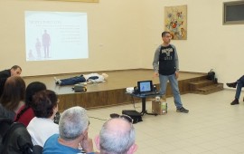 כל המציל נפש: צוותים רפואיים מעבירים סדנאות החייאה בקהילה צוות המרכז הרפואי פדה פוריה העביר סדנת החייאה במגדל העמ'. צילום: מיה צבן, דוברת המרכז הרפואי פדה-פוריה