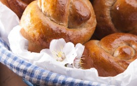 לחמניות בריוש עם קרם שקדים ופירות יבשים לחמניות בריוש עם קרם שקדים ופירות יבשים. (צילום - מנחם גרייבסקי)