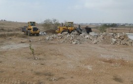 רשות מקרקעי ישראל וכוחות האכיפה פינו שתי פלישות בנגב. 10 פלישות נוספות פונו עצמית על ידי הפולשים פינוי באזור אום בטין בנגב (צילום: רשות מקרקעי ישראל)