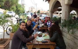 חגי תשרי במטה יהודה: הכנת גבינת עזים, טברנה יוונית ועוד מבשלת שריגים. צילום: ליאור רונן