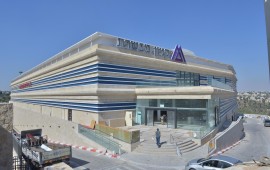 רמי לוי ועו''ד עדי סודאי פותחים קניון חדש במבשרת ציון לאחר 3 שנים של בניה פותח קניון מבשרת את שעריו לציבור הרחב. צילום: מאיר אליפור