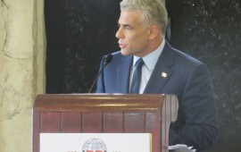 לפיד: "הימים בהם יהודים הסתתרו מפני אנטישמיות נגמרו" חה