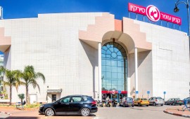 שניצליה חדשה נפתחת בקניון עופר סירקין צילום: שי וליץ