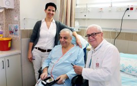 כיצד מתמודד אדם עיוור שהפך לסוכרתי עם מדידת סוכר והזרקת אינסולין פנחס עמר, רחל שנטל, אחות מתאמת סוכרת מבוגרים ברמב