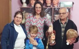 התרומה המרגשת של הילד יוגב אוחיון יוגב רפאל אוחיון - כן ירבו ילדים כמוך וזכות גדולה להורים על חינוך לחמלה ורגישות. צילום: דוברות עיריית מגדל העמק
