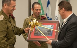 למען הפצועים הסורים - פיקוד צפון מצדיע למנהלי בתי החולים בצפון פיקוד צפון קיים ערב הוקרה לבתי החולים בצפון על הסיוע ההומניטרי