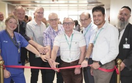 אחרי פגיעת הטיל האיראני: מחלקה פנימית ב' בסורוקה שבה למשכנה המחודש גזירת הסרט בטקס חנוכת מחלקה פנימית ב' המחודשת בסורוקה. צילום: דני בן דוד