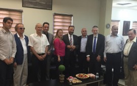 קבוצת חברי כנסת מהאופוזיציה נפגשה עם משלחת מערב הסעודית קבוצת חברי כנסת מהאופוזיציה עם משלחת מערב הסעודית, שבראשה גנרל בכיר בדימוס המקורב למלך הסעודי*