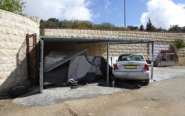 ואדי ג'וז: פולשים שהקימו מחסן על אדמות מדינה קיבלו צו פינוי מסיגי גבול שהחלו להשתלט על אדמות מדינה בכניסה לשכונת ואדי אל ג'וז במזרח ירושלים, נדרשים לפנות את הקרקע לאחר שמפקחי רשות מקרקעי ישראל מסרו להם צו סילוק פולשים. הסגת גבול במקרקעי ציבור היא עבירה פלילית שדינה עד שנתיים מאסר בפועל