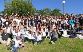 102 עולים מבני המנשה שבהודו יעברו לנצרת עילית מחר העולים במרכז הקליטה רגע לפני המעבר לנצרת עילית. צילום: יהודה שוורץ, באדיבות ארגון שבי ישראל