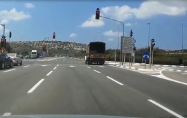 דוהרים אל המוות - כ-82 דוחות נרשמים בכל יום לנהגים שעברו באור אדום צילום: אור ירוק