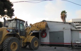 ירושלים: הסתיים פינוי עסק למכירת רכב שפלש אל אדמות מדינה ופונה ע"י מפקחי רשות מקרקעי ישראל