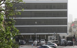 שגרירות בריטניה בישראל עוברת זמנית לבניין המגדלור