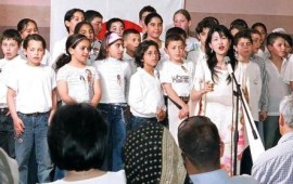 דו קיום בצל הטילים: התלמידות ממזרח ירושלים ינגנו על נייר באשדוד