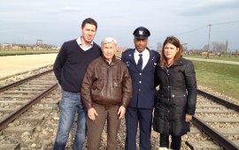 ת"א - בירקנאו: קרנית גולדווסר וקציני צה"ל נכנסו לאושוויץ בצעדה צבאית