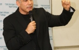 יאיר לפיד: "השרים יעלון ופלד- הונאה של הציבור ושחיתות ממשלתית"