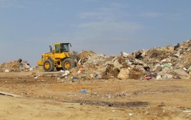 טיפול שורש בפסולת: מפקחי רשות מקרקעי ישראל פינו אלפי טונות של פסולת בלתי חוקית מ-5 ישובים בדואיים בנגב