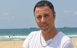 במטבח עם השף סימו בן חובל שף סימו בן חובל במטבח מסעדת