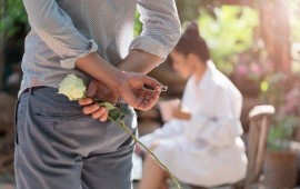 טבעות אירוסין: יותר יהלומים בפחות כסף טבעות אירוסין