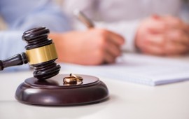 החשיבות של עזרת עורך דין דיני משפחה בתהליך הגירושין קרדיט תמונה FREEPIK