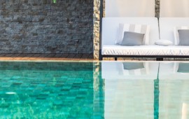 אילו סוגי בריכות כדאי להכיר לפני שמקימים בריכה ביתית? קרדיט תמונה FREEPIK