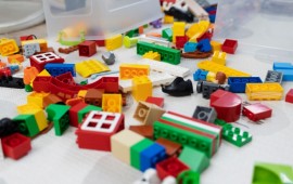 בניית יצירתיות וכיף בעזרת משחקי LEGO קרדיט לתמונות FREEPIK