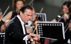 התזמורת הסימפונית ראשון לציון תבצע את הסימפוניה ''הסקוטית'' מקסימיאנו ואלדז, מנצח.